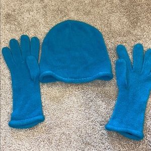 Hat and gloves